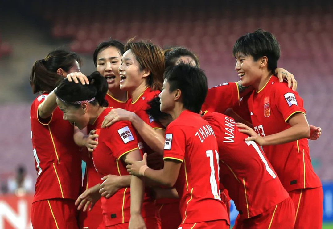 2月6日，中國隊球員在2022女足亞洲杯決賽獲勝后慶祝。